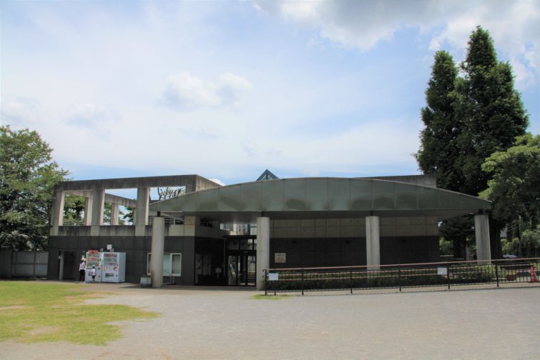 多摩川台公園古墳展示室外観