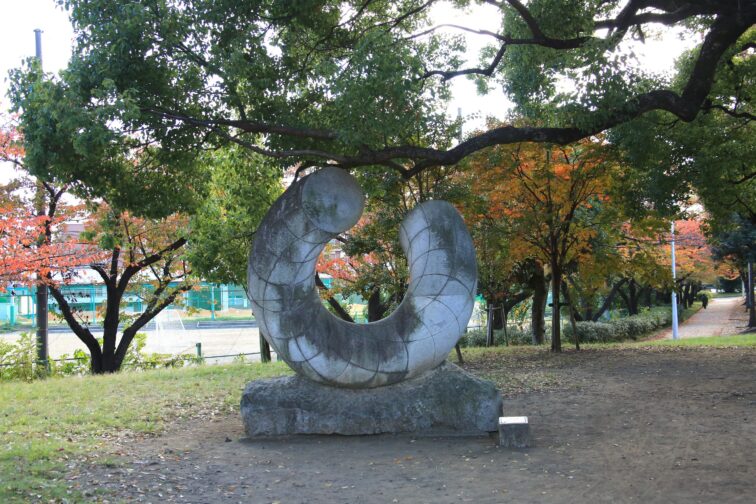 「亜空の環」岡本敦生/日本