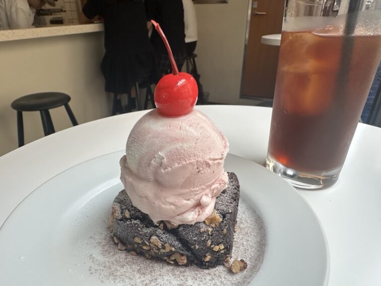 BIG BABY ICE CREAM